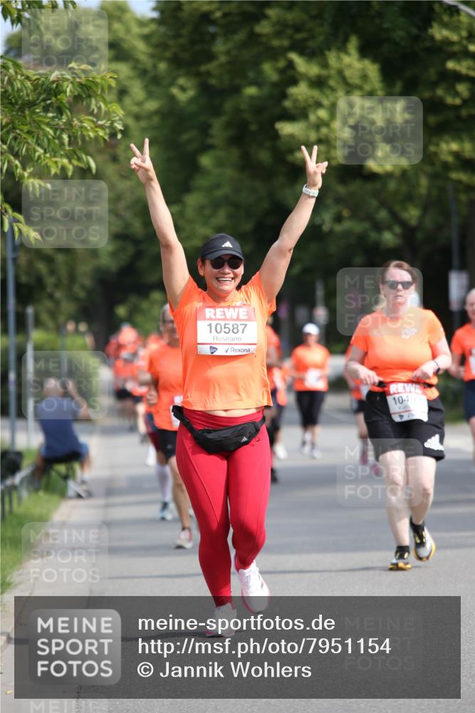 15.06.2025 - REWE Women's Run Jannik Wohlers http://msf.ph/oto/7951154 15.06.2025 09:50:24 Laufen 10587 meine-sportfotos.de