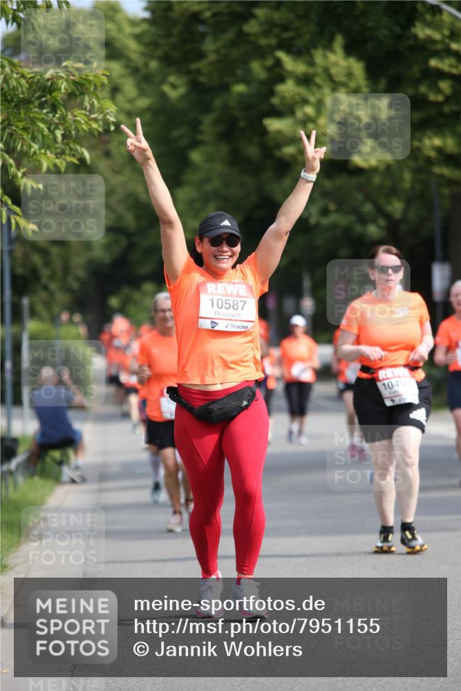15.06.2025 - REWE Women's Run Jannik Wohlers http://msf.ph/oto/7951155 15.06.2025 09:50:24 Laufen 10587, 104 meine-sportfotos.de