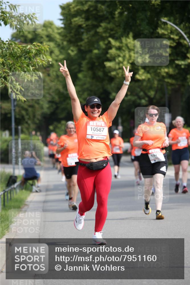 15.06.2025 - REWE Women's Run Jannik Wohlers http://msf.ph/oto/7951160 15.06.2025 09:50:24 Laufen 10587 meine-sportfotos.de