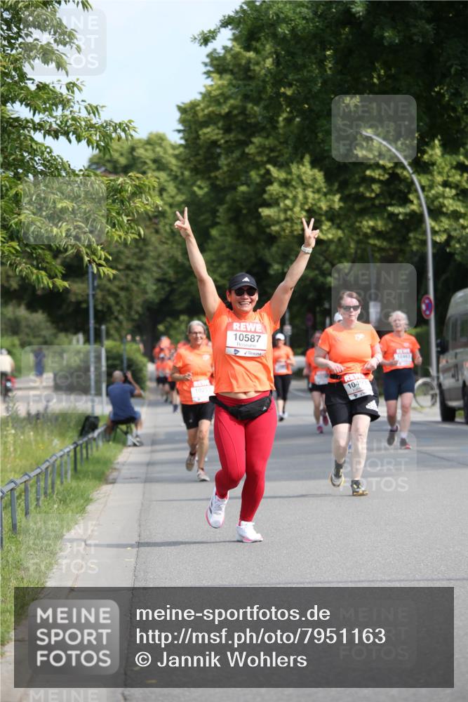 15.06.2025 - REWE Women's Run Jannik Wohlers http://msf.ph/oto/7951163 15.06.2025 09:50:24 Laufen 10587, 10253, 1045, 10463, 4 meine-sportfotos.de