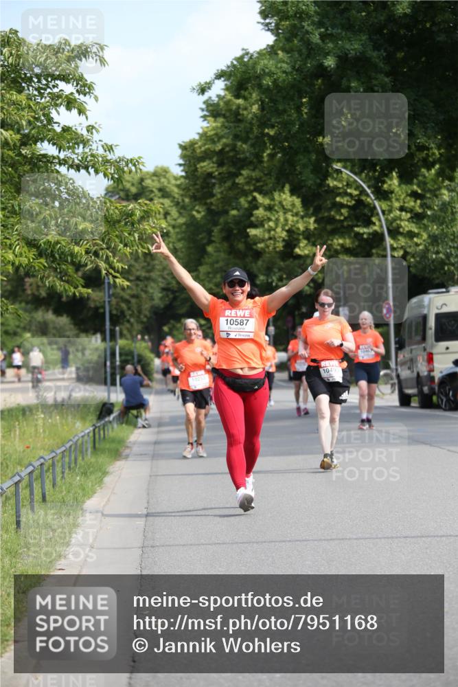 15.06.2025 - REWE Women's Run Jannik Wohlers http://msf.ph/oto/7951168 15.06.2025 09:50:25 Laufen 10253, 10587, 10493 meine-sportfotos.de