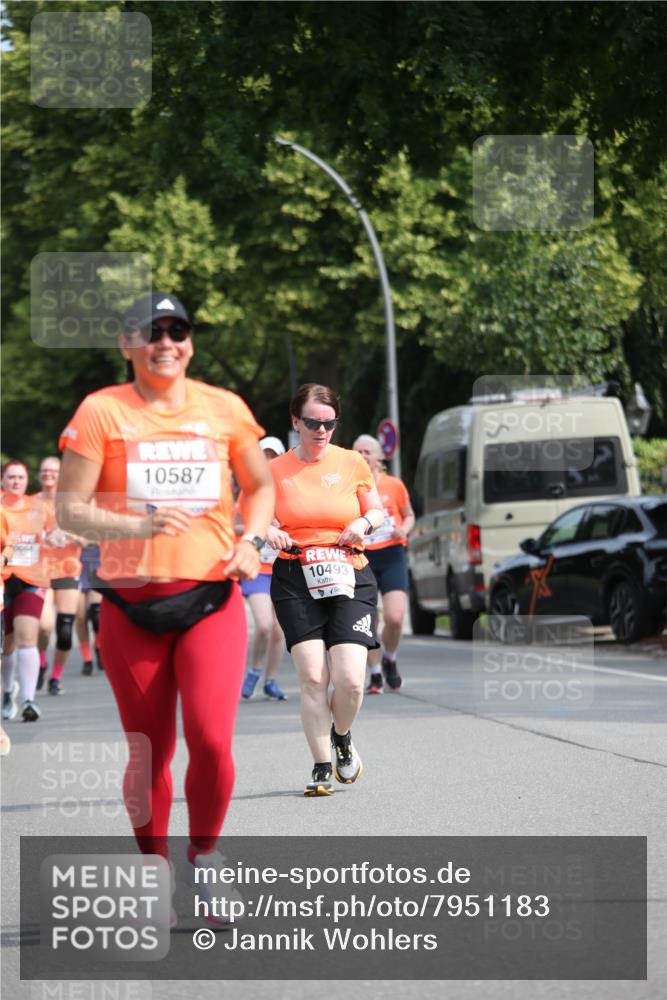 15.06.2025 - REWE Women's Run Jannik Wohlers http://msf.ph/oto/7951183 15.06.2025 09:50:26 Laufen 10587, 1049 meine-sportfotos.de