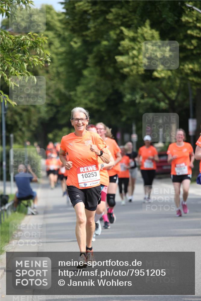 15.06.2025 - REWE Women's Run Jannik Wohlers http://msf.ph/oto/7951205 15.06.2025 09:50:27 Laufen 10253, 40 meine-sportfotos.de
