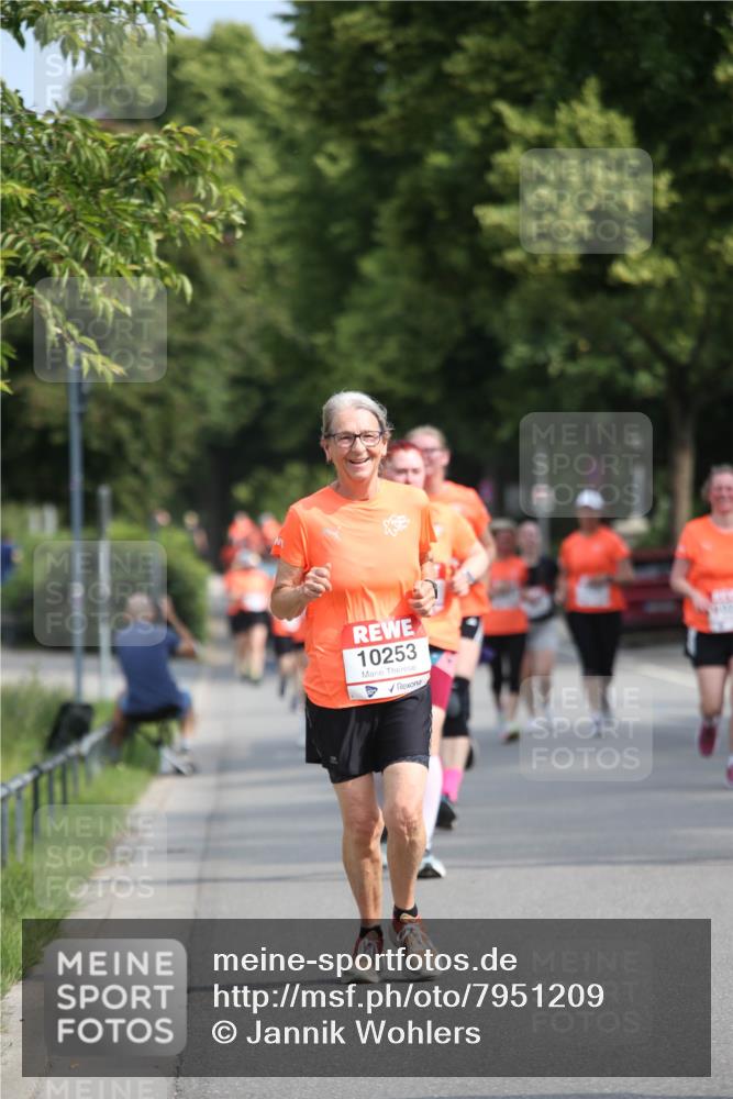15.06.2025 - REWE Women's Run Jannik Wohlers http://msf.ph/oto/7951209 15.06.2025 09:50:28 Laufen 10253 meine-sportfotos.de