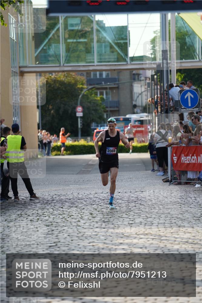 13.06.2025 - Holstenköstenlauf Felixshl http://msf.ph/oto/7951213 13.06.2025 19:37:49 Laufen 2049, 2069 meine-sportfotos.de