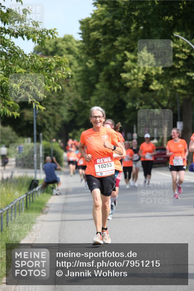 15.06.2025 - REWE Women's Run Jannik Wohlers http://msf.ph/oto/7951215 15.06.2025 09:50:28 Laufen 10253 meine-sportfotos.de