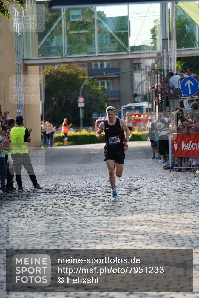 13.06.2025 - Holstenköstenlauf Felixshl http://msf.ph/oto/7951233 13.06.2025 19:37:49 Laufen 2049, 2069 meine-sportfotos.de