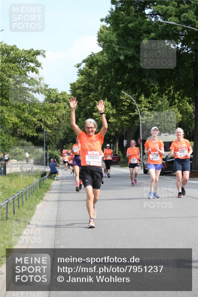 15.06.2025 - REWE Women's Run Jannik Wohlers http://msf.ph/oto/7951237 15.06.2025 09:50:30 Laufen 10253, 10759 meine-sportfotos.de