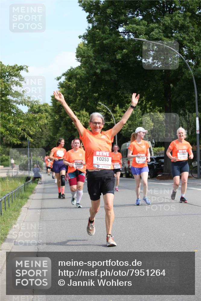 15.06.2025 - REWE Women's Run Jannik Wohlers http://msf.ph/oto/7951264 15.06.2025 09:50:31 Laufen 10253, 10759 meine-sportfotos.de