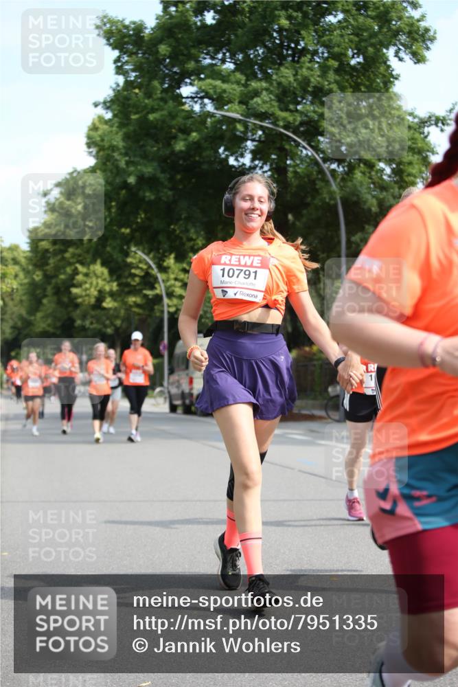 15.06.2025 - REWE Women's Run Jannik Wohlers http://msf.ph/oto/7951335 15.06.2025 09:50:36 Laufen 10791 meine-sportfotos.de