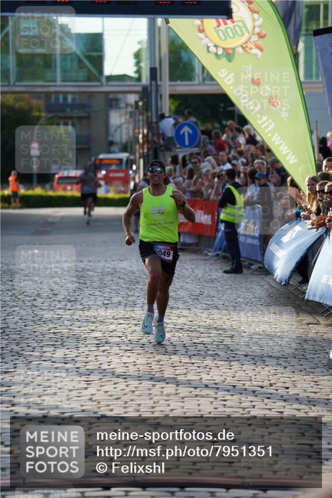 13.06.2025 - Holstenköstenlauf Felixshl http://msf.ph/oto/7951351 13.06.2025 19:37:55 Laufen 2049, 2069 meine-sportfotos.de