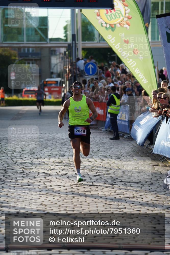 13.06.2025 - Holstenköstenlauf Felixshl http://msf.ph/oto/7951360 13.06.2025 19:37:55 Laufen 2049, 2069 meine-sportfotos.de