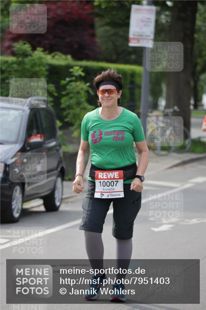 15.06.2025 - REWE Women's Run Jannik Wohlers http://msf.ph/oto/7951403 15.06.2025 08:33:34 Laufen 10007 meine-sportfotos.de