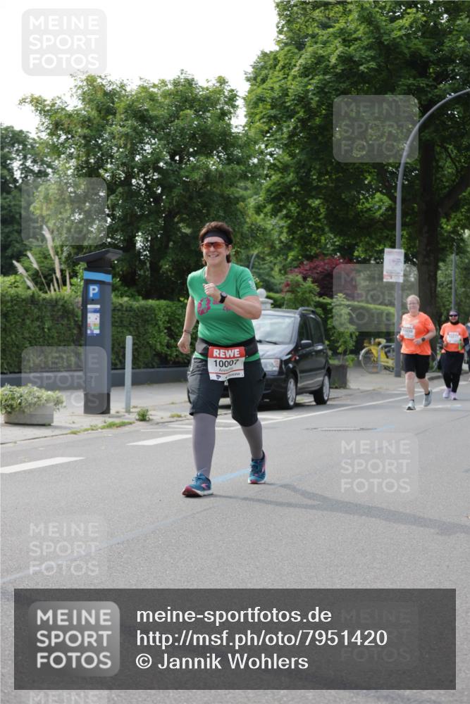 15.06.2025 - REWE Women's Run Jannik Wohlers http://msf.ph/oto/7951420 15.06.2025 08:33:36 Laufen 10007 meine-sportfotos.de