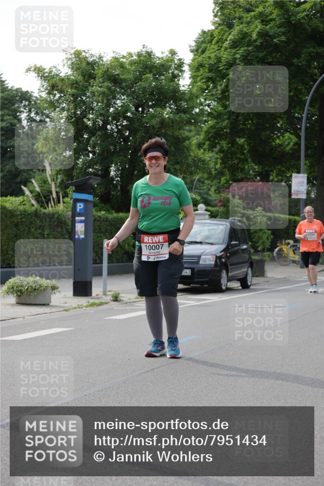 15.06.2025 - REWE Women's Run Jannik Wohlers http://msf.ph/oto/7951434 15.06.2025 08:33:36 Laufen 10007, 043, 0259 meine-sportfotos.de