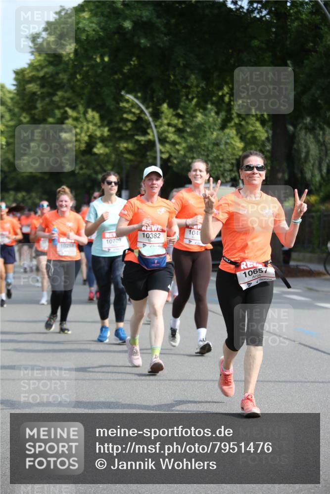 15.06.2025 - REWE Women's Run Jannik Wohlers http://msf.ph/oto/7951476 15.06.2025 09:50:54 Laufen 10382, 1044, 10709, 10288, 10657 meine-sportfotos.de