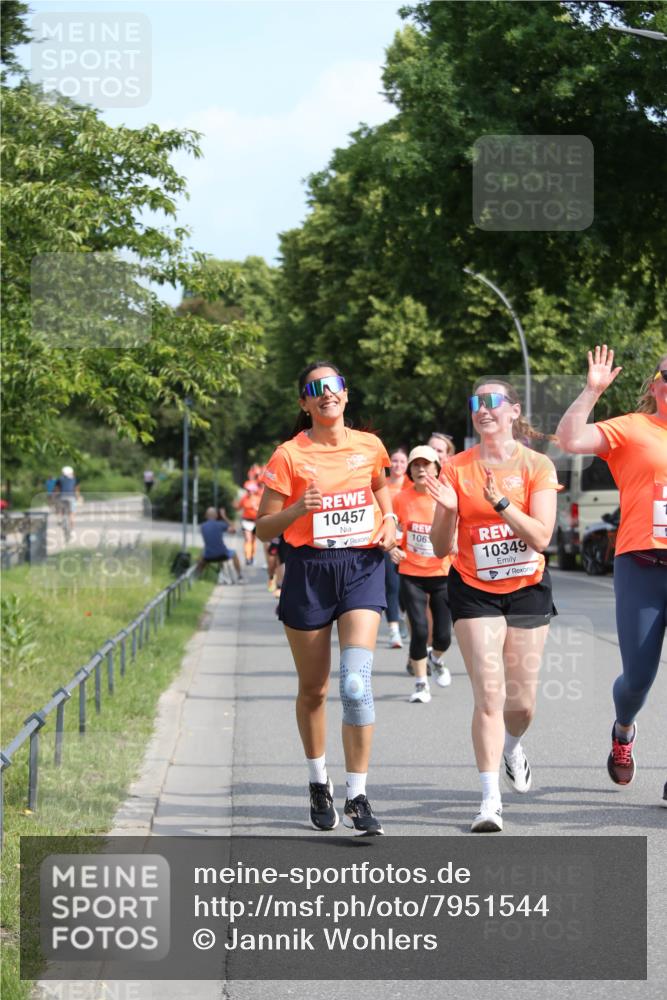 15.06.2025 - REWE Women's Run Jannik Wohlers http://msf.ph/oto/7951544 15.06.2025 09:51:00 Laufen 12, 10457, 106, 10349 meine-sportfotos.de