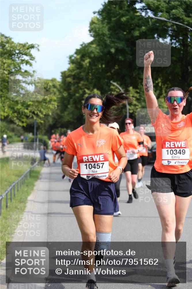15.06.2025 - REWE Women's Run Jannik Wohlers http://msf.ph/oto/7951562 15.06.2025 09:51:01 Laufen 10457, 10349 meine-sportfotos.de