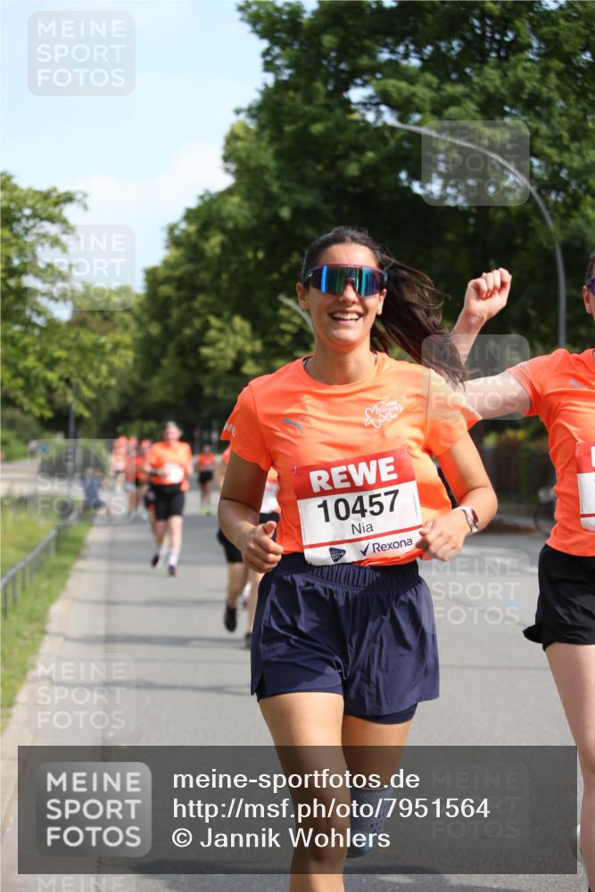 15.06.2025 - REWE Women's Run Jannik Wohlers http://msf.ph/oto/7951564 15.06.2025 09:51:02 Laufen 10457 meine-sportfotos.de