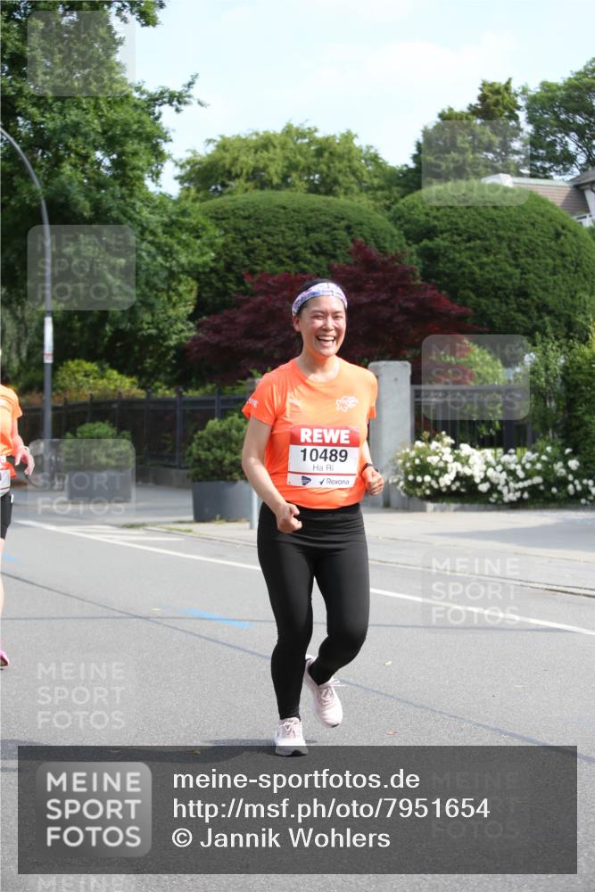 15.06.2025 - REWE Women's Run Jannik Wohlers http://msf.ph/oto/7951654 15.06.2025 09:51:11 Laufen 10489 meine-sportfotos.de