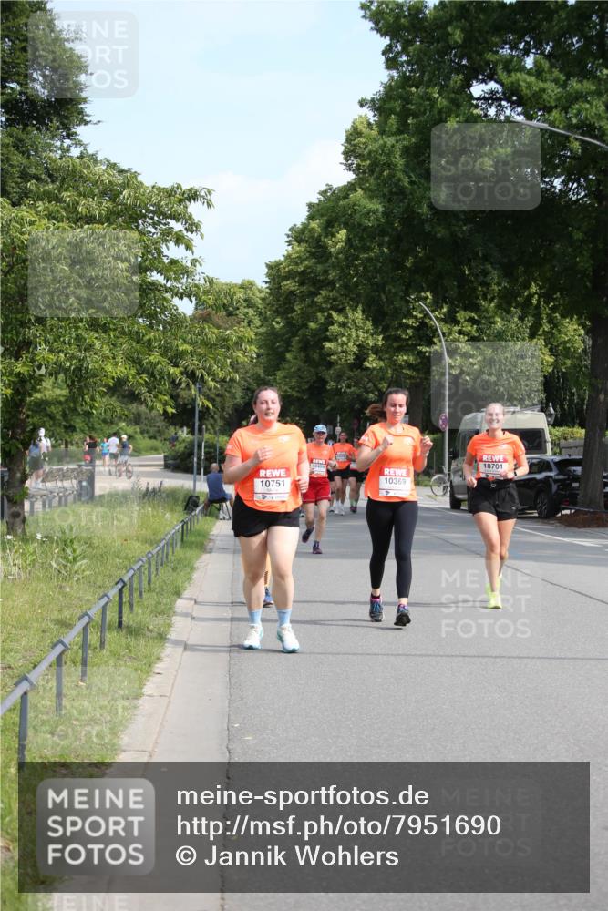 15.06.2025 - REWE Women's Run Jannik Wohlers http://msf.ph/oto/7951690 15.06.2025 09:51:15 Laufen 10701, 10369, 10751 meine-sportfotos.de