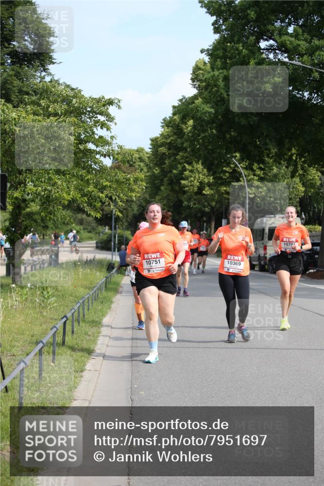 15.06.2025 - REWE Women's Run Jannik Wohlers http://msf.ph/oto/7951697 15.06.2025 09:51:16 Laufen 10751, 10369, 10701 meine-sportfotos.de