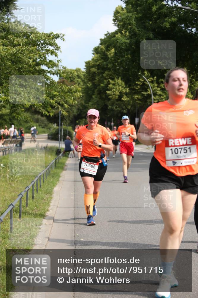 15.06.2025 - REWE Women's Run Jannik Wohlers http://msf.ph/oto/7951715 15.06.2025 09:51:18 Laufen 10696, 10409, 10751 meine-sportfotos.de
