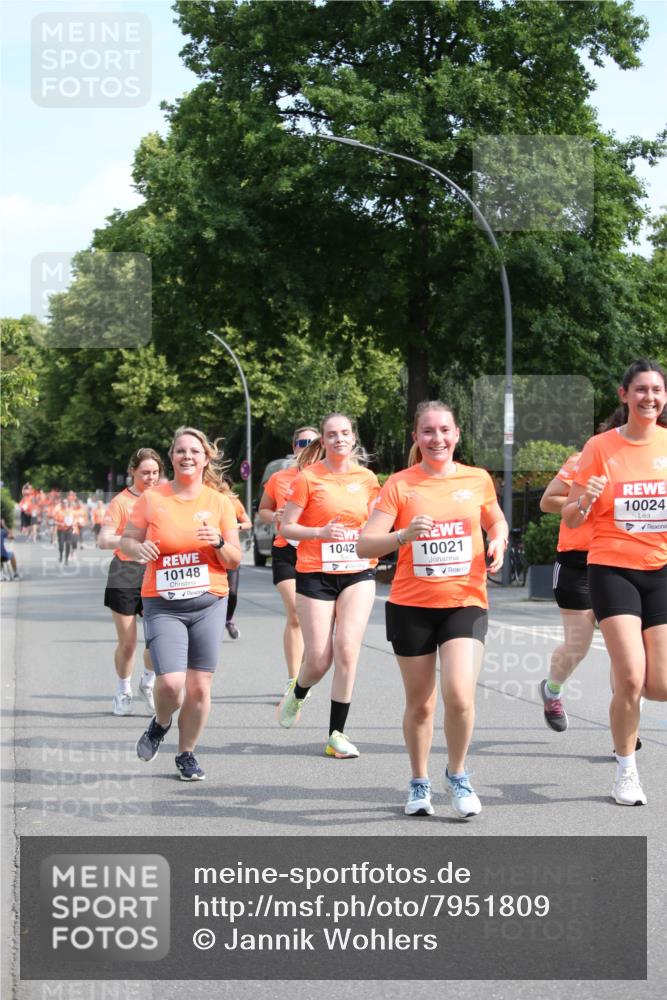 15.06.2025 - REWE Women's Run Jannik Wohlers http://msf.ph/oto/7951809 15.06.2025 09:51:28 Laufen 10148, 1042, 10021, 10024 meine-sportfotos.de