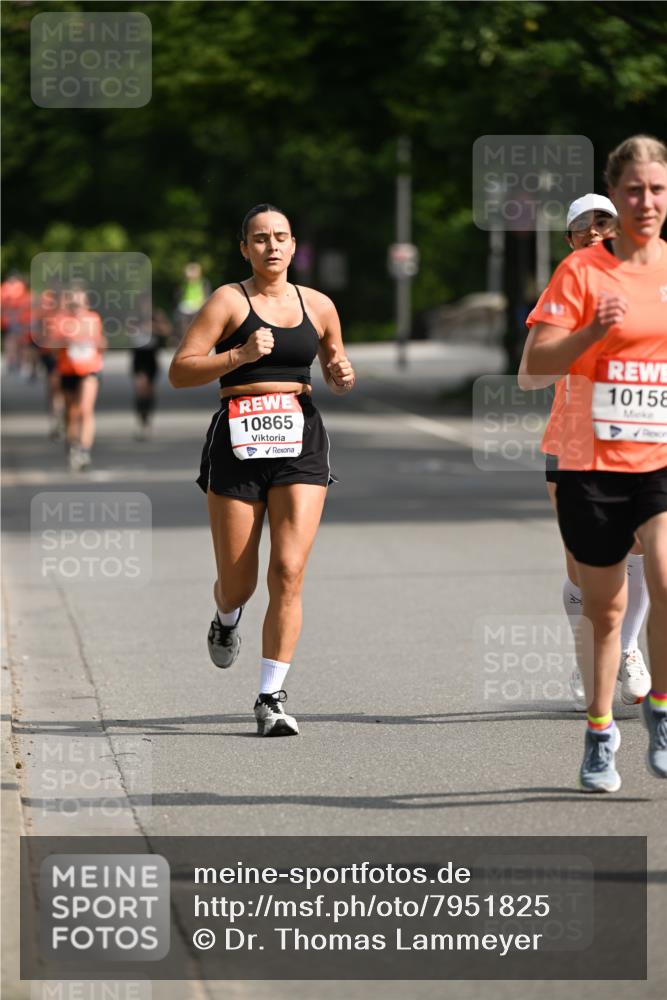 15.06.2025 - REWE Women's Run Dr. Thomas Lammeyer http://msf.ph/oto/7951825 15.06.2025 09:38:11 Laufen 10865, 10158 meine-sportfotos.de