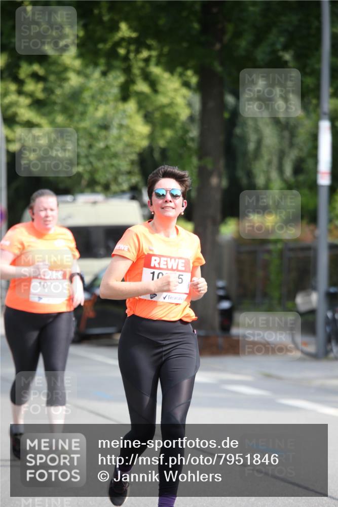 15.06.2025 - REWE Women's Run Jannik Wohlers http://msf.ph/oto/7951846 15.06.2025 09:51:31 Laufen  meine-sportfotos.de