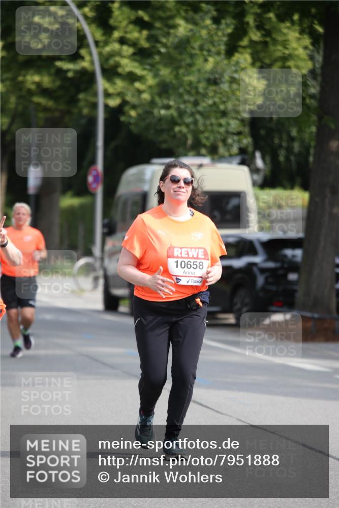 15.06.2025 - REWE Women's Run Jannik Wohlers http://msf.ph/oto/7951888 15.06.2025 09:51:43 Laufen 10658 meine-sportfotos.de
