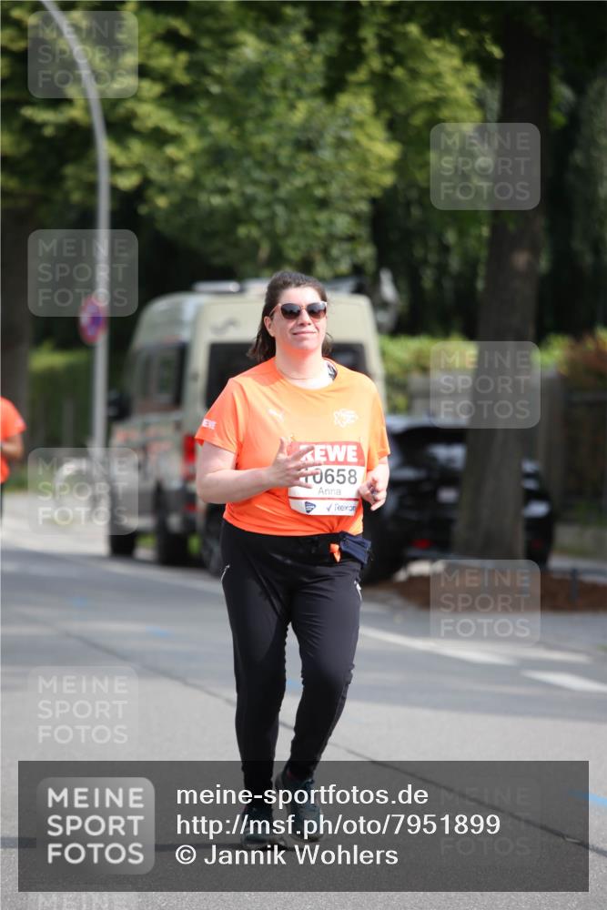15.06.2025 - REWE Women's Run Jannik Wohlers http://msf.ph/oto/7951899 15.06.2025 09:51:43 Laufen 0658 meine-sportfotos.de