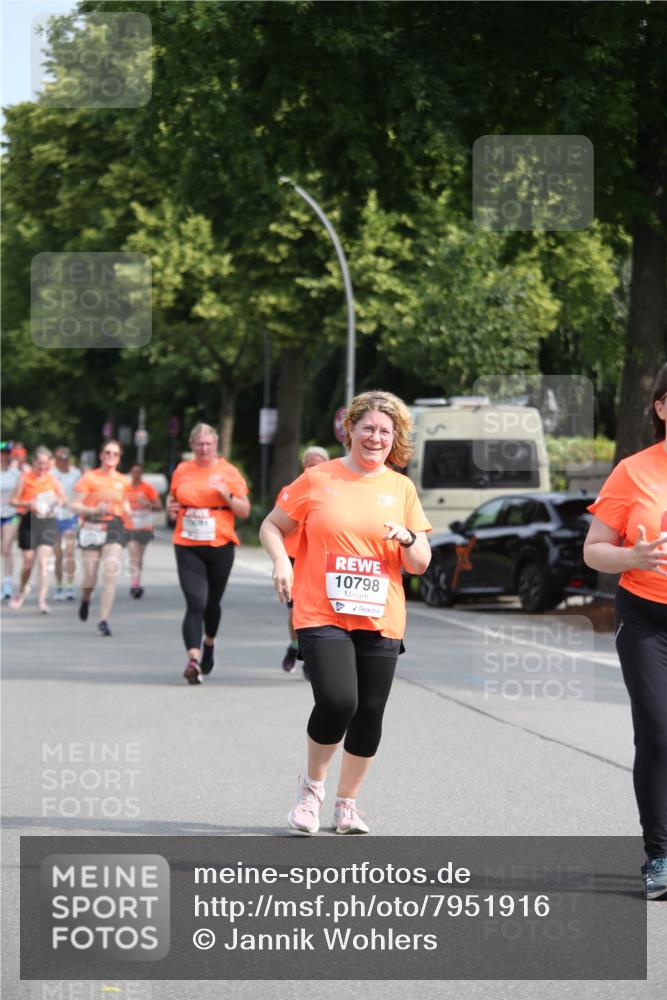 15.06.2025 - REWE Women's Run Jannik Wohlers http://msf.ph/oto/7951916 15.06.2025 09:51:44 Laufen 10798 meine-sportfotos.de
