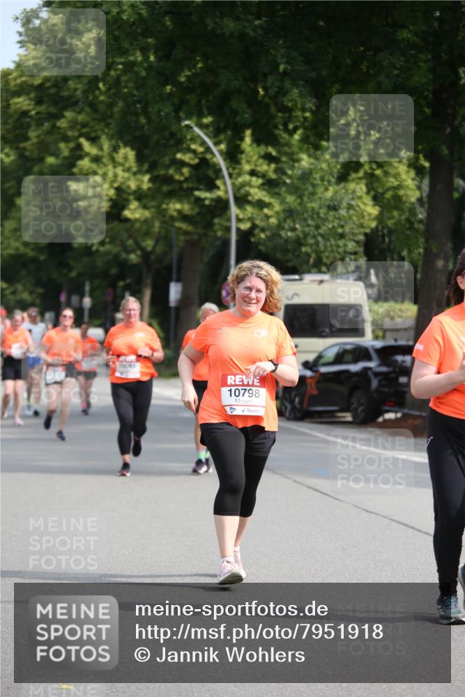 15.06.2025 - REWE Women's Run Jannik Wohlers http://msf.ph/oto/7951918 15.06.2025 09:51:44 Laufen 10091, 10798 meine-sportfotos.de