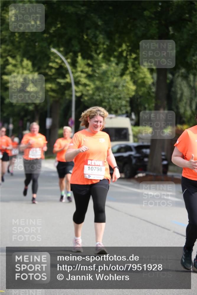15.06.2025 - REWE Women's Run Jannik Wohlers http://msf.ph/oto/7951928 15.06.2025 09:51:45 Laufen 10798 meine-sportfotos.de
