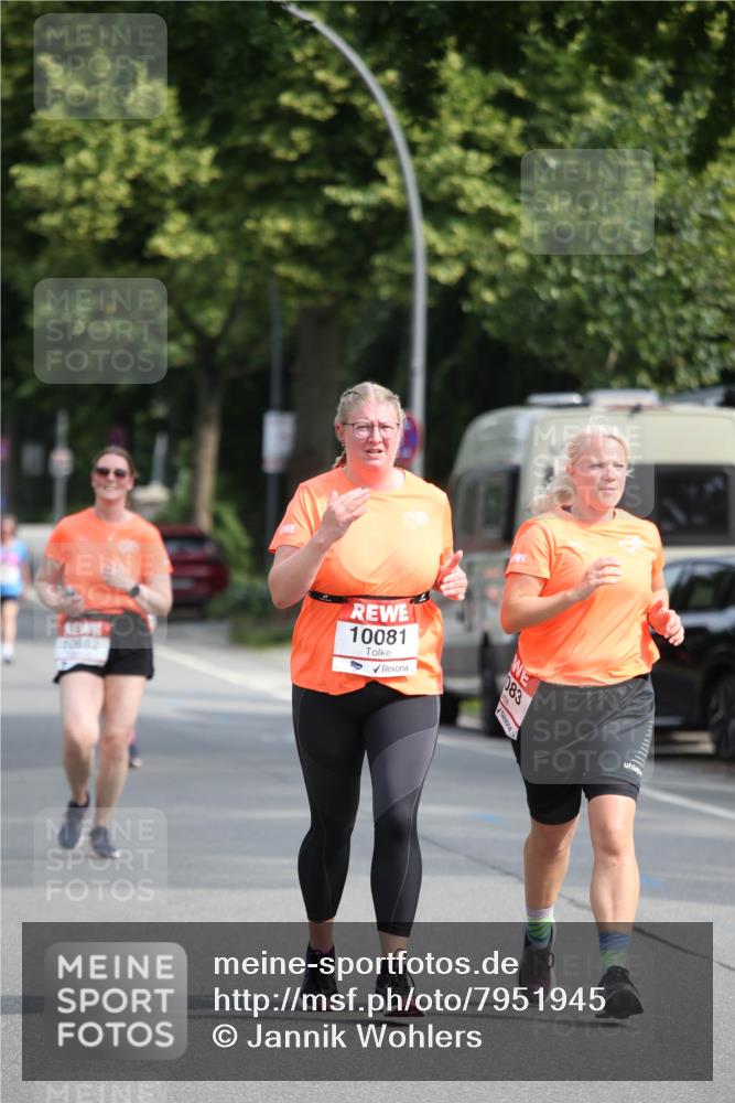 15.06.2025 - REWE Women's Run Jannik Wohlers http://msf.ph/oto/7951945 15.06.2025 09:51:47 Laufen 10081 meine-sportfotos.de
