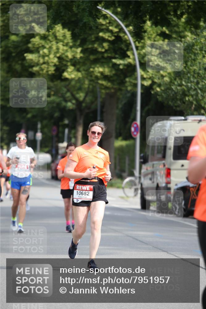 15.06.2025 - REWE Women's Run Jannik Wohlers http://msf.ph/oto/7951957 15.06.2025 09:51:49 Laufen 10682 meine-sportfotos.de