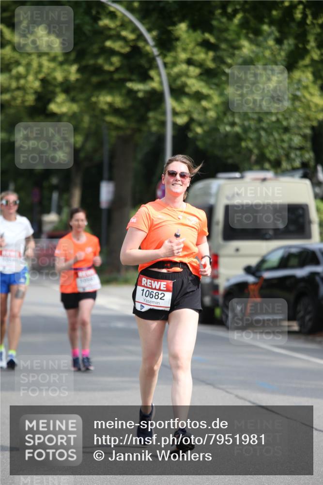 15.06.2025 - REWE Women's Run Jannik Wohlers http://msf.ph/oto/7951981 15.06.2025 09:51:50 Laufen 10682 meine-sportfotos.de