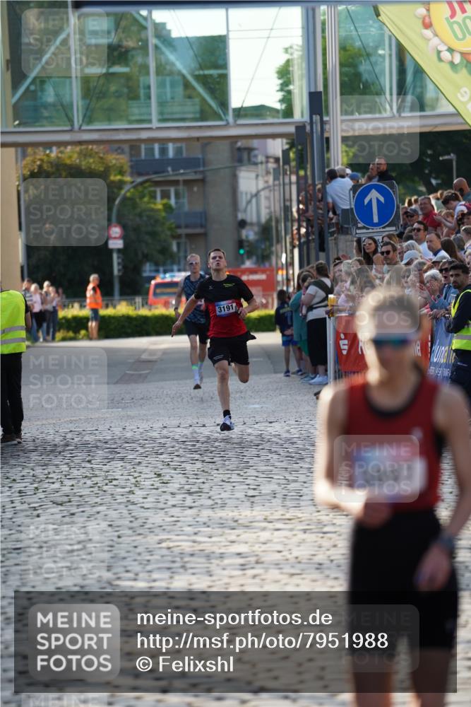 13.06.2025 - Holstenköstenlauf Felixshl http://msf.ph/oto/7951988 13.06.2025 19:39:12 Laufen 3191, 3897 meine-sportfotos.de
