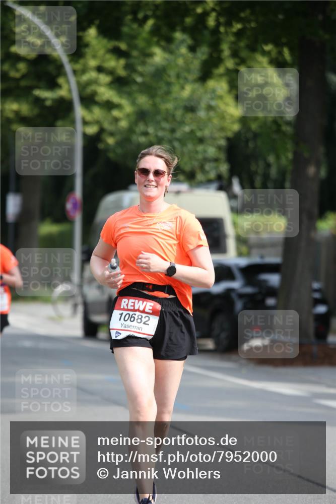 15.06.2025 - REWE Women's Run Jannik Wohlers http://msf.ph/oto/7952000 15.06.2025 09:51:52 Laufen 10682 meine-sportfotos.de