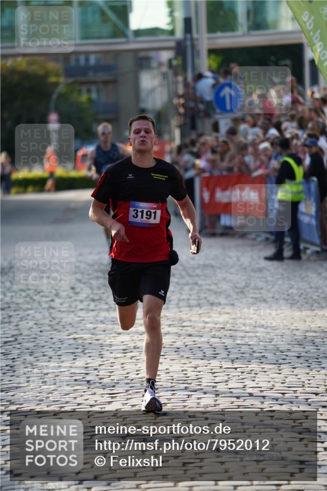 13.06.2025 - Holstenköstenlauf Felixshl http://msf.ph/oto/7952012 13.06.2025 19:39:15 Laufen 2274, 3191, 3897 meine-sportfotos.de