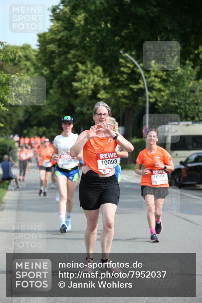 15.06.2025 - REWE Women's Run Jannik Wohlers http://msf.ph/oto/7952037 15.06.2025 09:51:55 Laufen 10799, 10093, 10561 meine-sportfotos.de