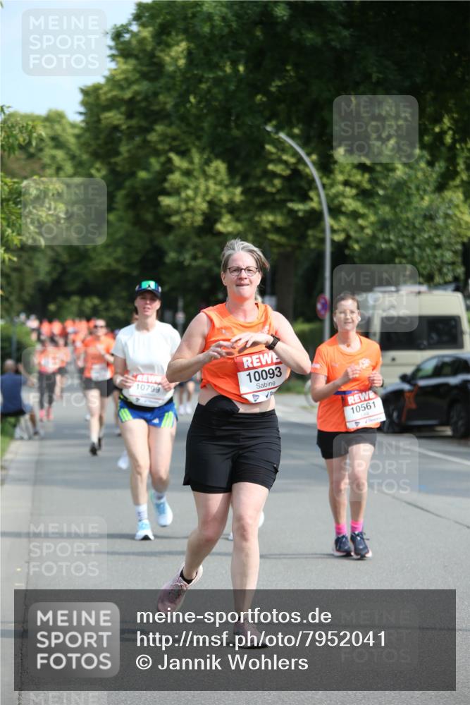 15.06.2025 - REWE Women's Run Jannik Wohlers http://msf.ph/oto/7952041 15.06.2025 09:51:55 Laufen 10799, 10093, 10561 meine-sportfotos.de