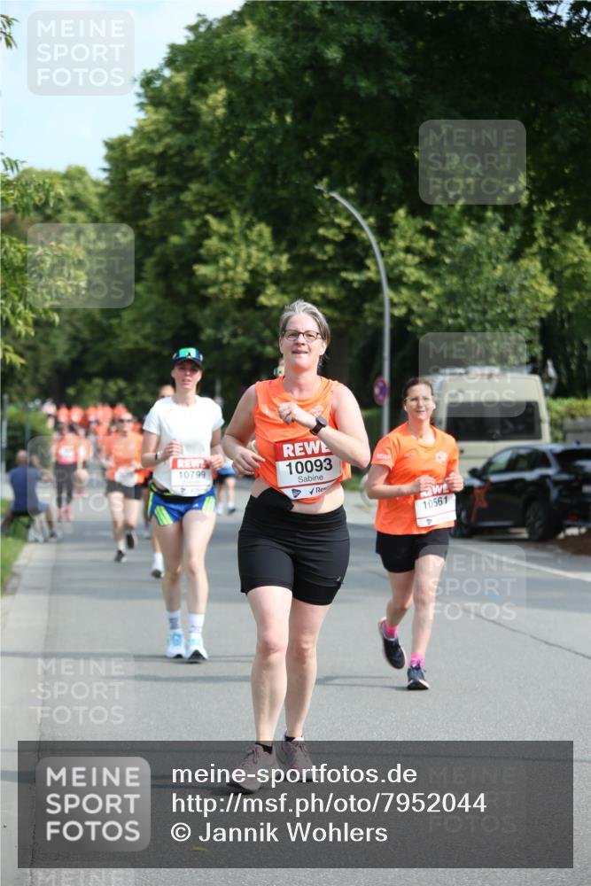 15.06.2025 - REWE Women's Run Jannik Wohlers http://msf.ph/oto/7952044 15.06.2025 09:51:55 Laufen 10799, 10093, 0561 meine-sportfotos.de
