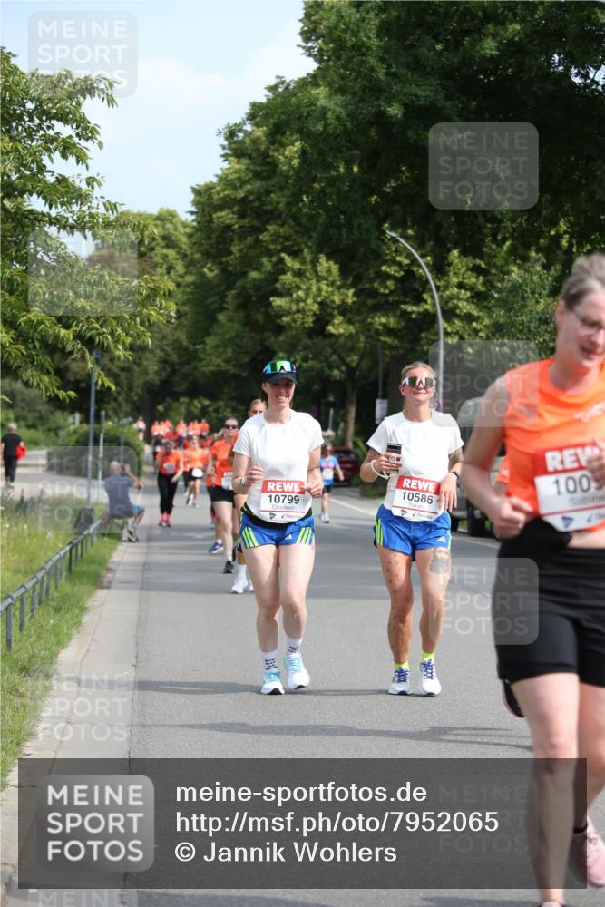 15.06.2025 - REWE Women's Run Jannik Wohlers http://msf.ph/oto/7952065 15.06.2025 09:51:57 Laufen 10799, 10586, 10 meine-sportfotos.de