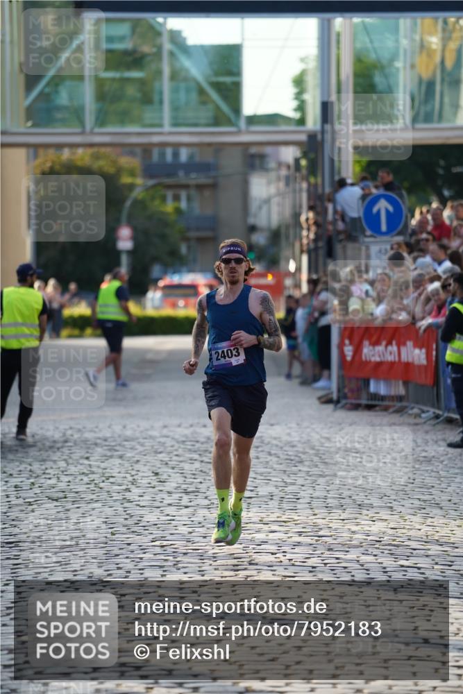 13.06.2025 - Holstenköstenlauf Felixshl http://msf.ph/oto/7952183 13.06.2025 19:39:24 Laufen 2274, 2403 meine-sportfotos.de
