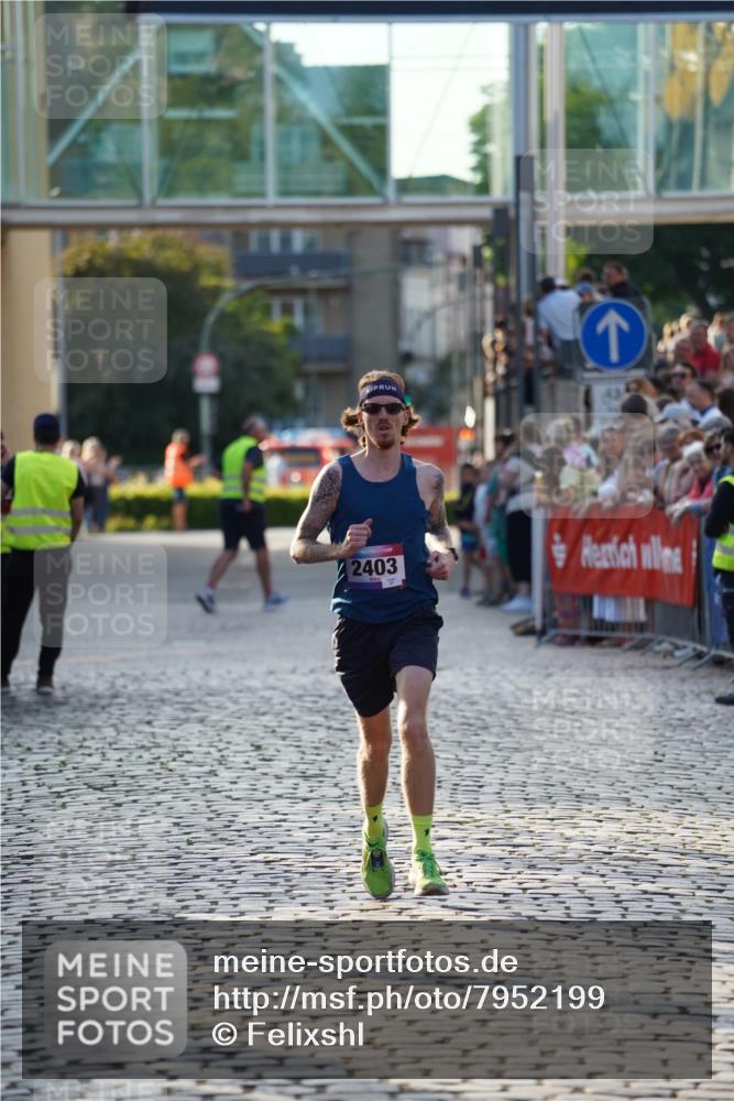 13.06.2025 - Holstenköstenlauf Felixshl http://msf.ph/oto/7952199 13.06.2025 19:39:24 Laufen 2274, 2403 meine-sportfotos.de