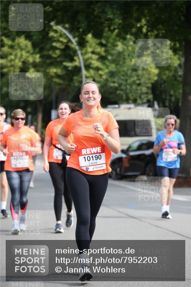 15.06.2025 - REWE Women's Run Jannik Wohlers http://msf.ph/oto/7952203 15.06.2025 09:52:09 Laufen 10, 10385, 10190, 1000 meine-sportfotos.de