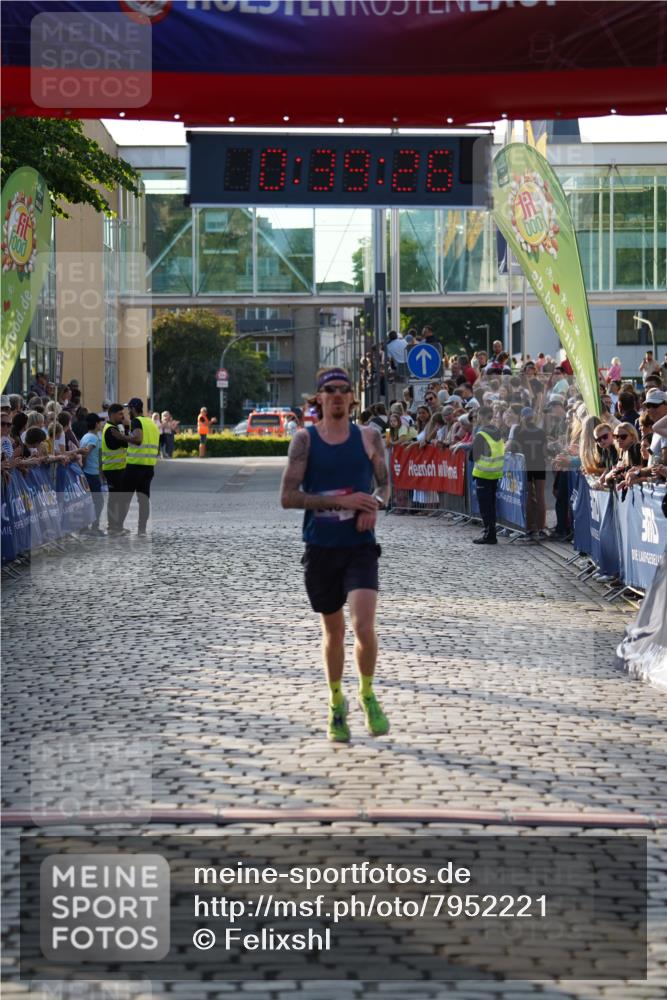 13.06.2025 - Holstenköstenlauf Felixshl http://msf.ph/oto/7952221 13.06.2025 19:39:25 Laufen 2274, 2403 meine-sportfotos.de