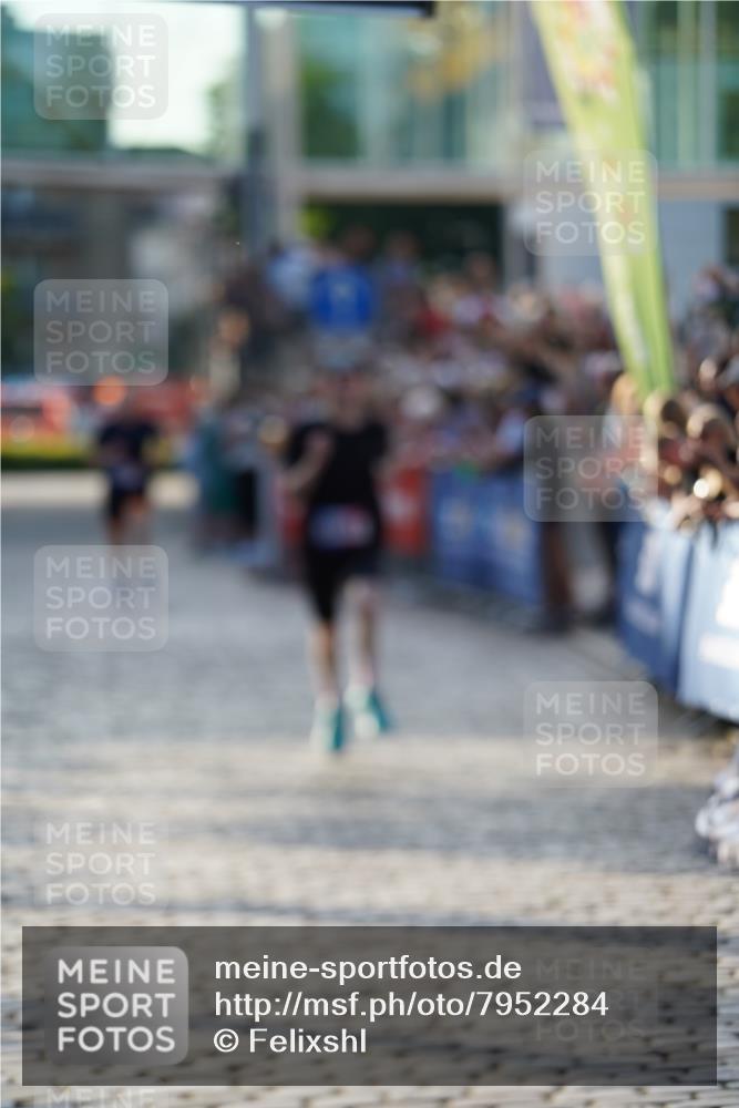 13.06.2025 - Holstenköstenlauf Felixshl http://msf.ph/oto/7952284 13.06.2025 19:39:44 Laufen 2352, 3741 meine-sportfotos.de